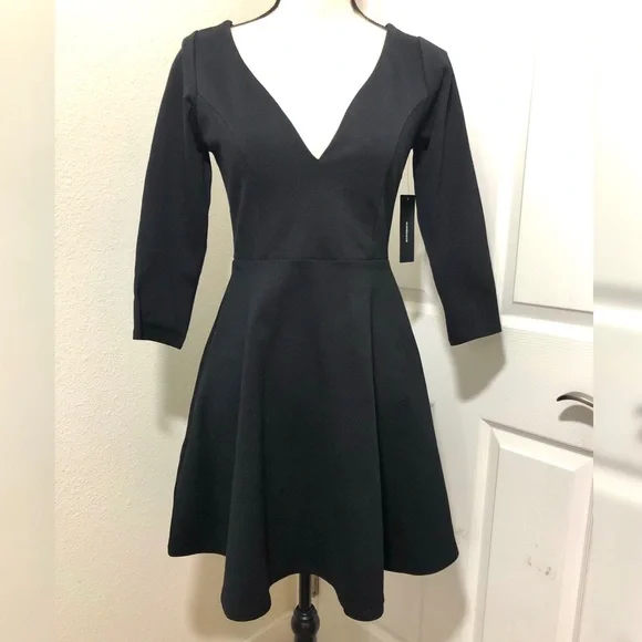 NWT LULU’S Don’t Stop the Beat Backless Crisscross Skater Dress Blk Sz M - Picture 3 of 15